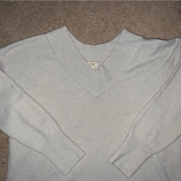 NWOT Womens XL V-Neck Sweater - Picture 2 of 6